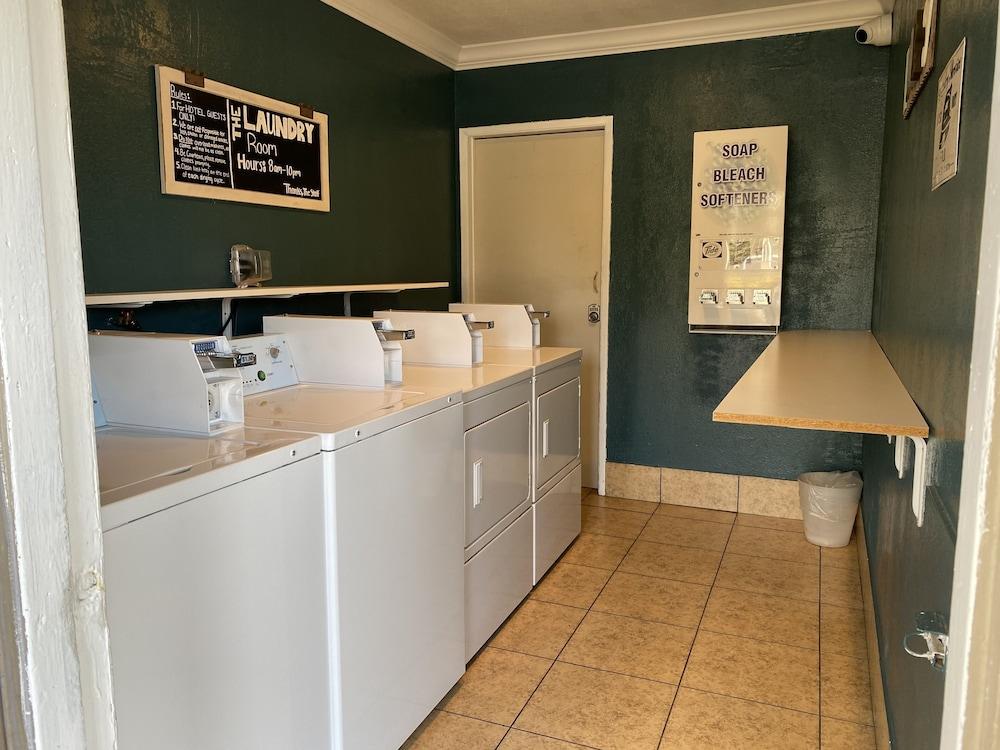 Anaheim Executive Inn & Suites Ngoại thất bức ảnh