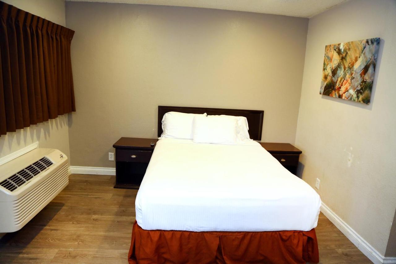 Anaheim Executive Inn & Suites Ngoại thất bức ảnh