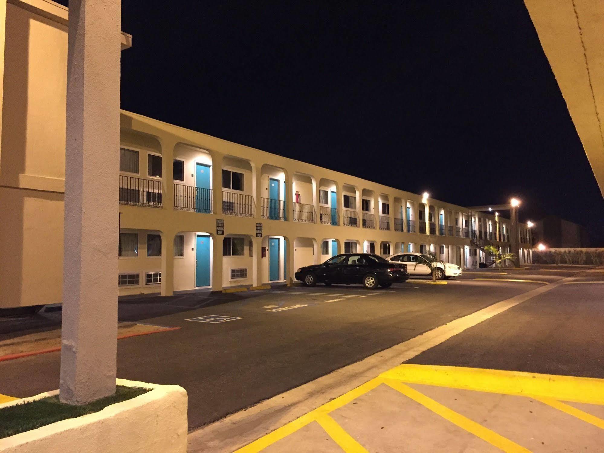 Anaheim Executive Inn & Suites Ngoại thất bức ảnh