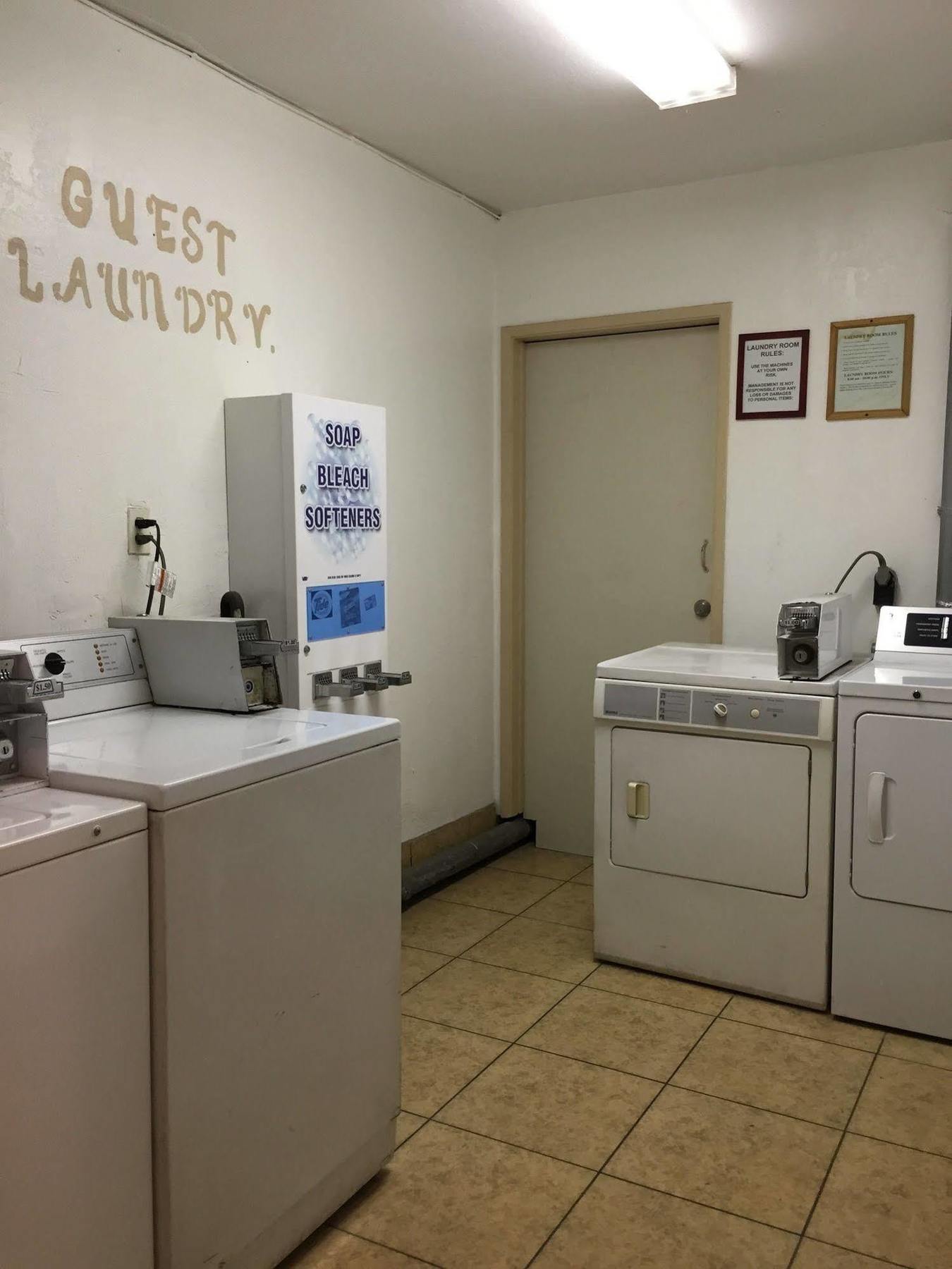 Anaheim Executive Inn & Suites Ngoại thất bức ảnh
